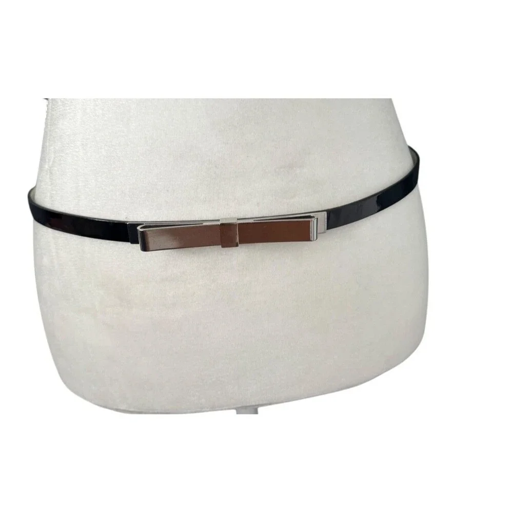 White House Black Market Belt Womens Medium‎ Metal Bow Skinny Patent Leather